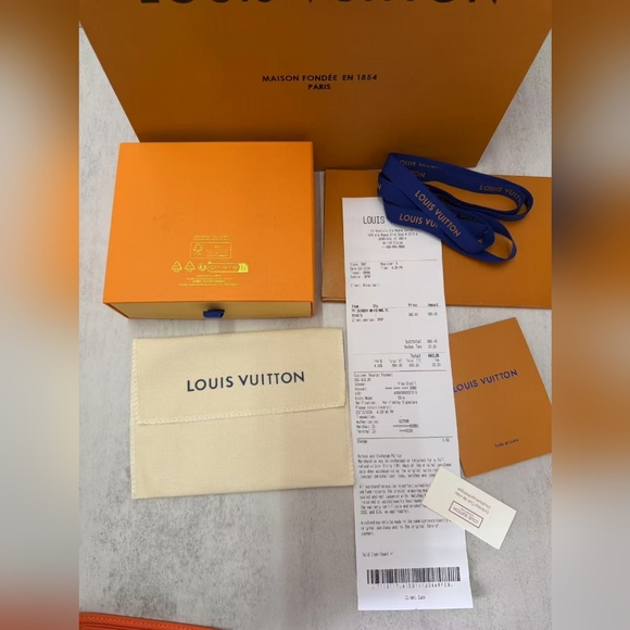 Louis Vuitton Slender Wallet - Picture 15 of 16